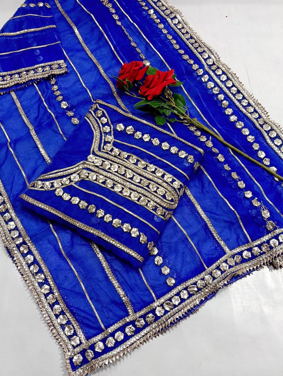 Fresh Akhroot gotta 2-piece.