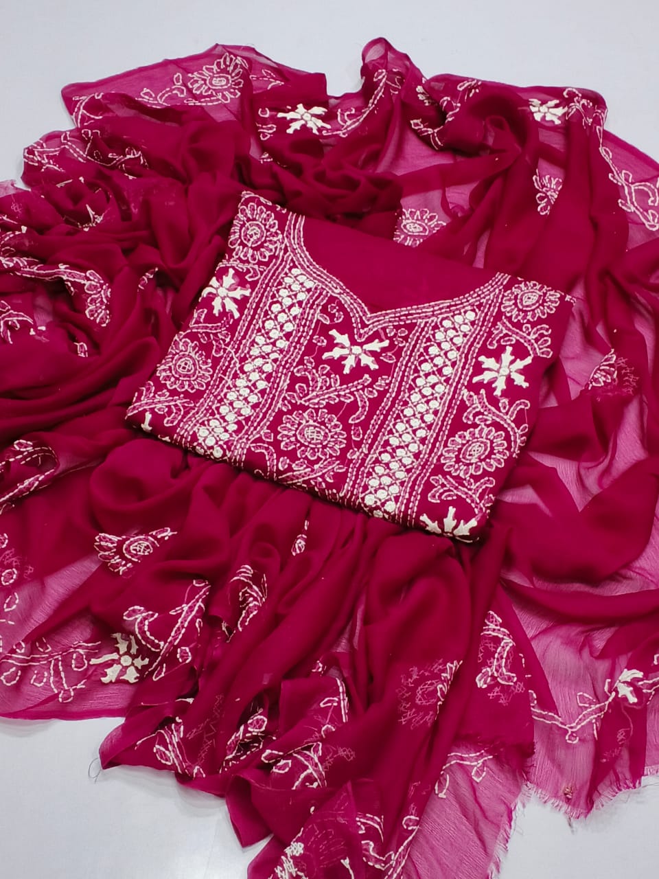 lavish Bareezé style embroidered collection
Shirt dupata (2P)