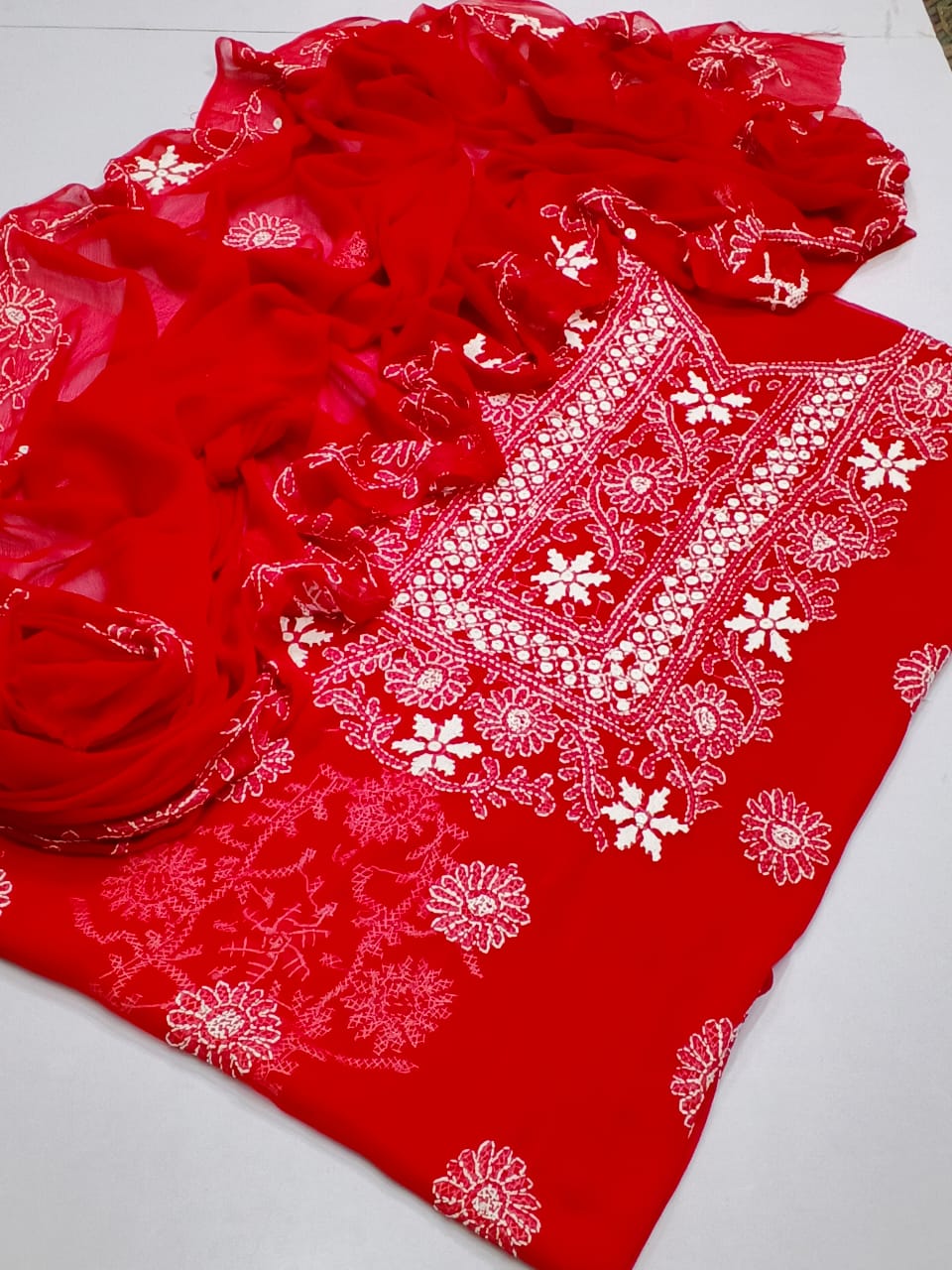 lavish Bareezé style embroidered collection
Shirt dupata (2P)