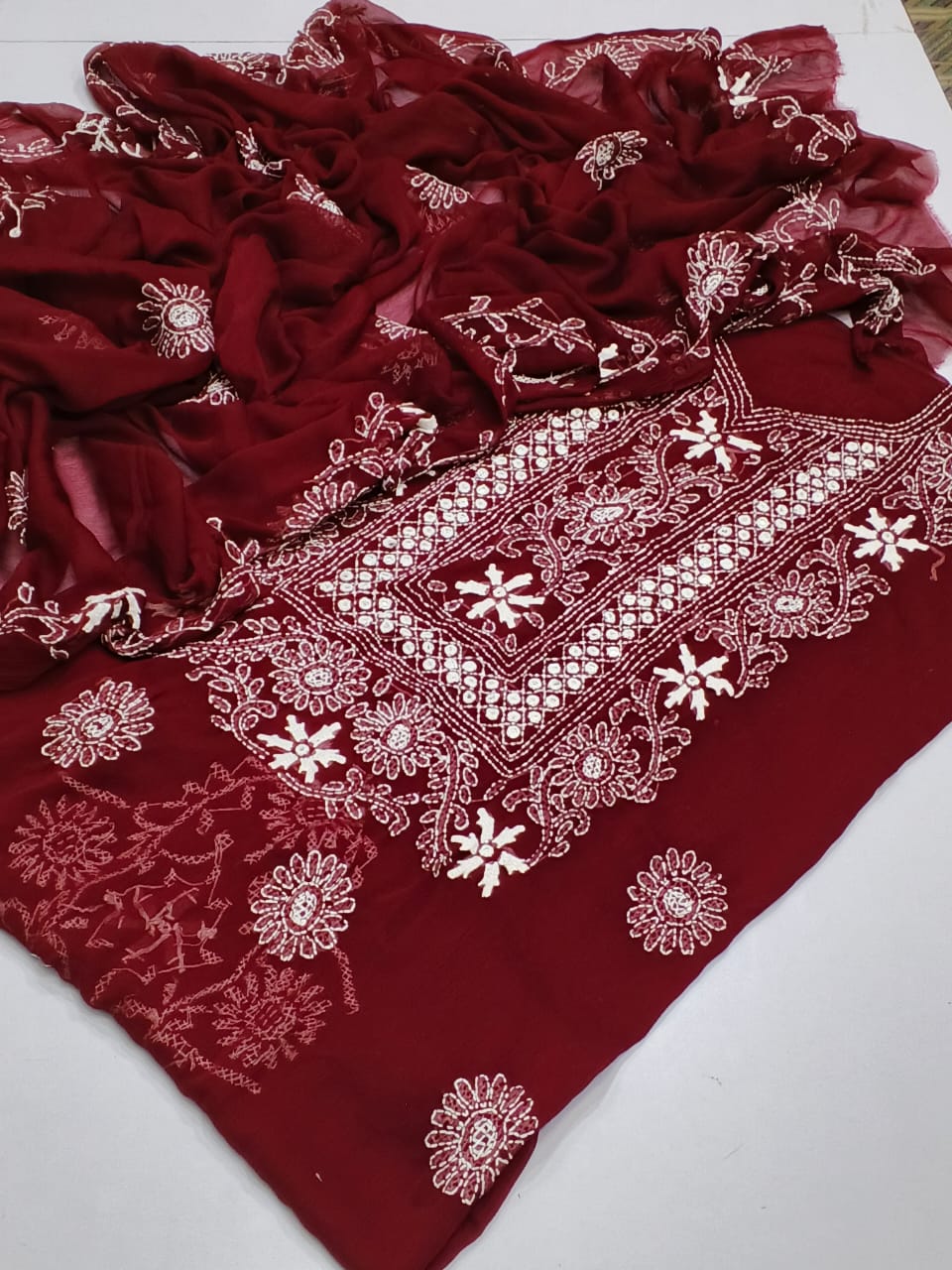 lavish Bareezé style embroidered collection
Shirt dupata (2P)