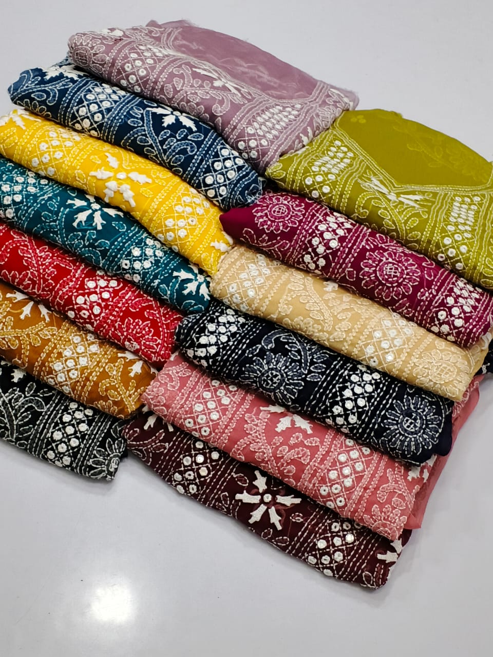 lavish Bareezé style embroidered collection
Shirt dupata (2P)